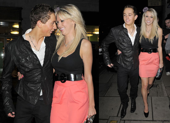 Sophie Reade Holding Hands Boyfriend And Girlfriend Holding Hands In Black And White. Sophie Reade Holding Hands